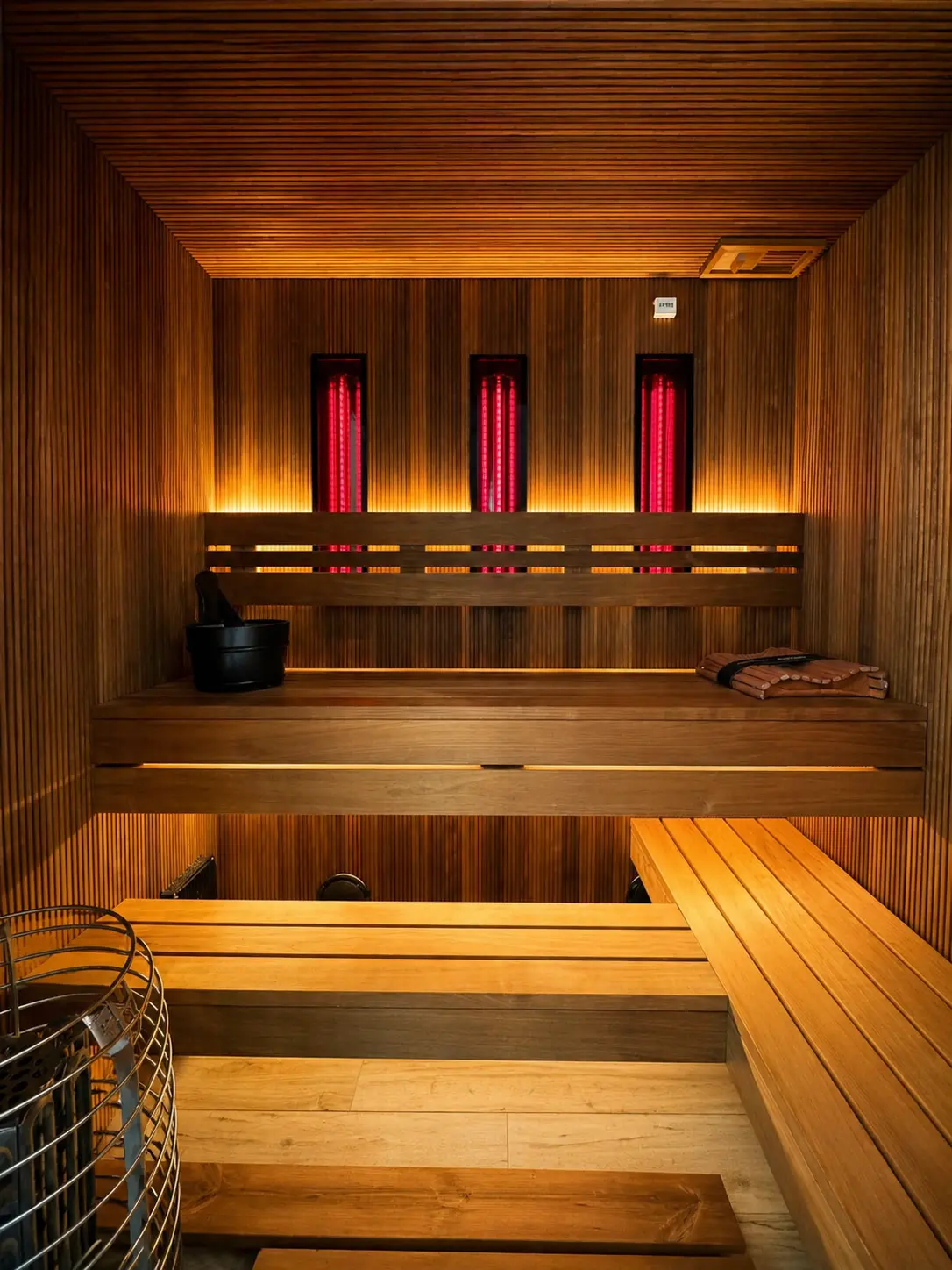 Sauna wewnętrzna z drewna Thermo i promiennikami infrared